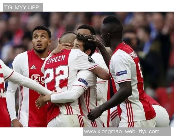 阿贾克斯青年队球员女友圣诞节前遭遇车祸不幸去世两人原计划购房梦想破灭