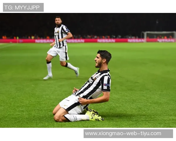 谢尔基与萨维尼奥携手进球庆祝联赛杯晋级半决赛精彩瞬间 谢尔基与萨维尼奥携手进球庆祝联赛杯晋级半决赛精彩瞬间