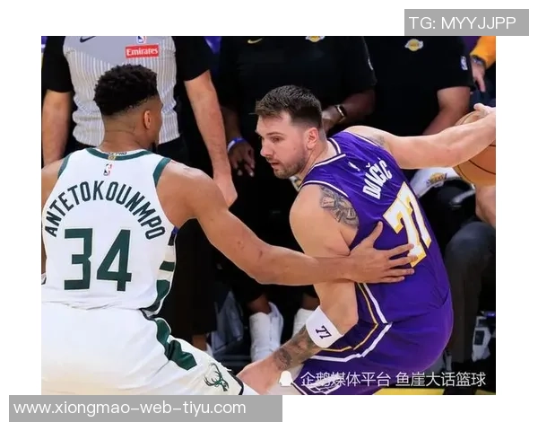 雷迪克称赞东契奇与詹姆斯低位表现期待艾顿接球机会增多 雷迪克称赞东契奇与詹姆斯低位表现期待艾顿接球机会增多